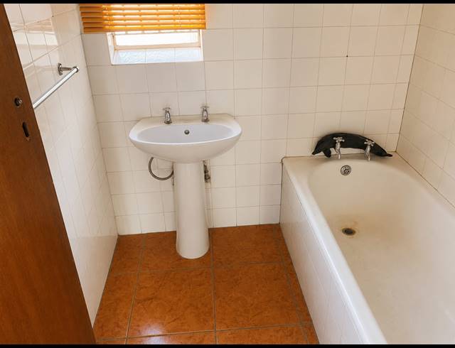 3 BEDROOM HOUSE FOR SALE IN VANDERBIJLPARK CE 5